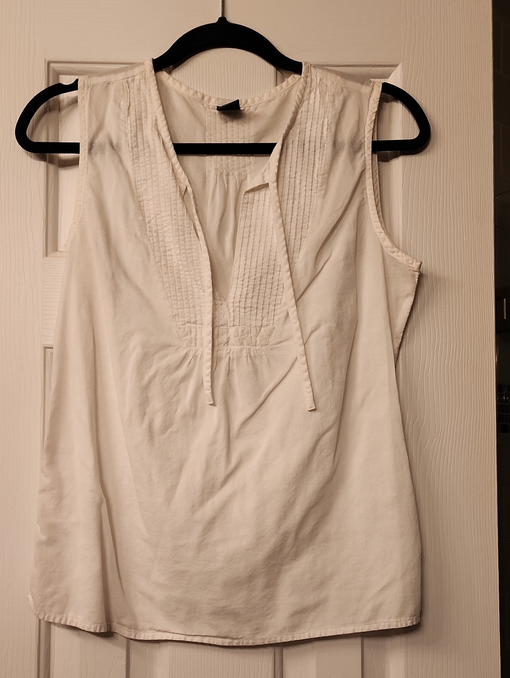 GAP White Sleeveless Pintuck Tie-Front Camisole
